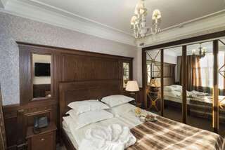 Гостиница Отель Aglaya Hotel & Courtyard  Санкт-Петербург Classic suite-1